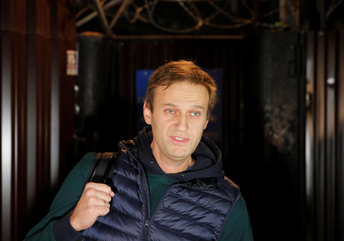 Лечивший Навального врач в пух и прах разнес версию об обрыве тромба
