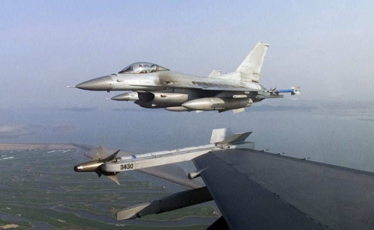 В Нидерландах рассказали, когда Украина получит первые истребители F-16