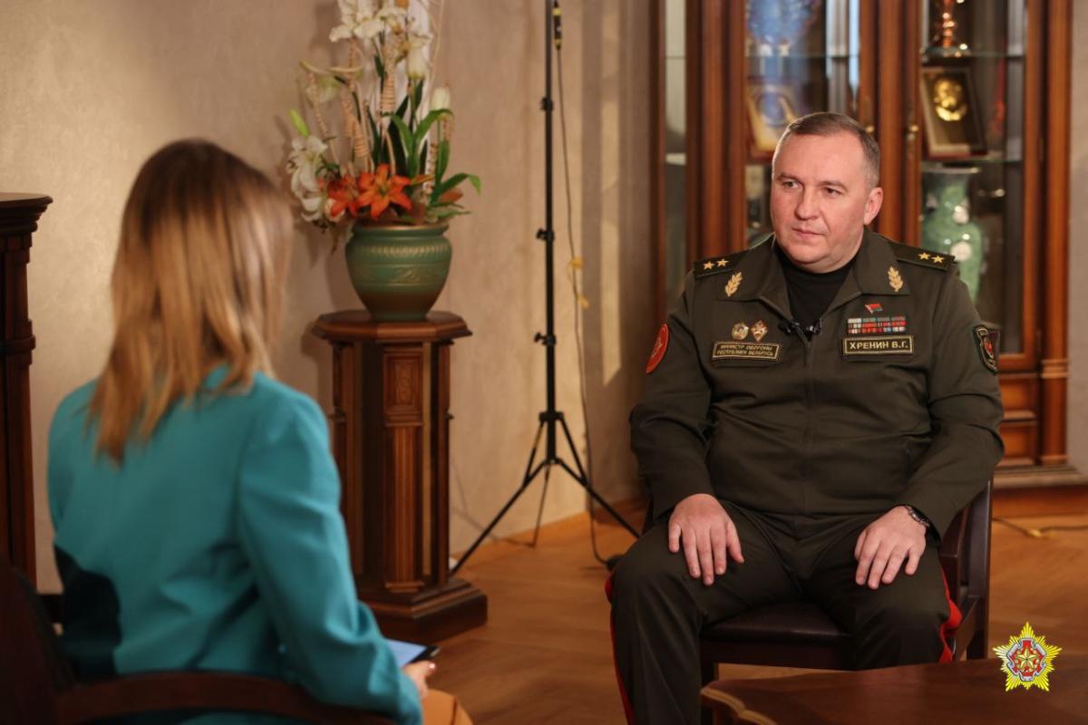 “Церемониться не будем”: министр обороны Беларуси пригрозил Украине и НАТО
