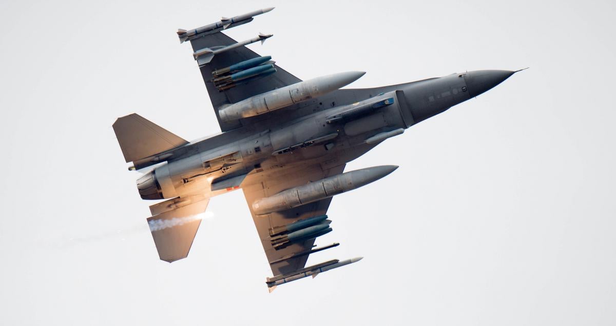 Как перейти с Nokia на iPhone: украинский летчик оценил полеты на F-16