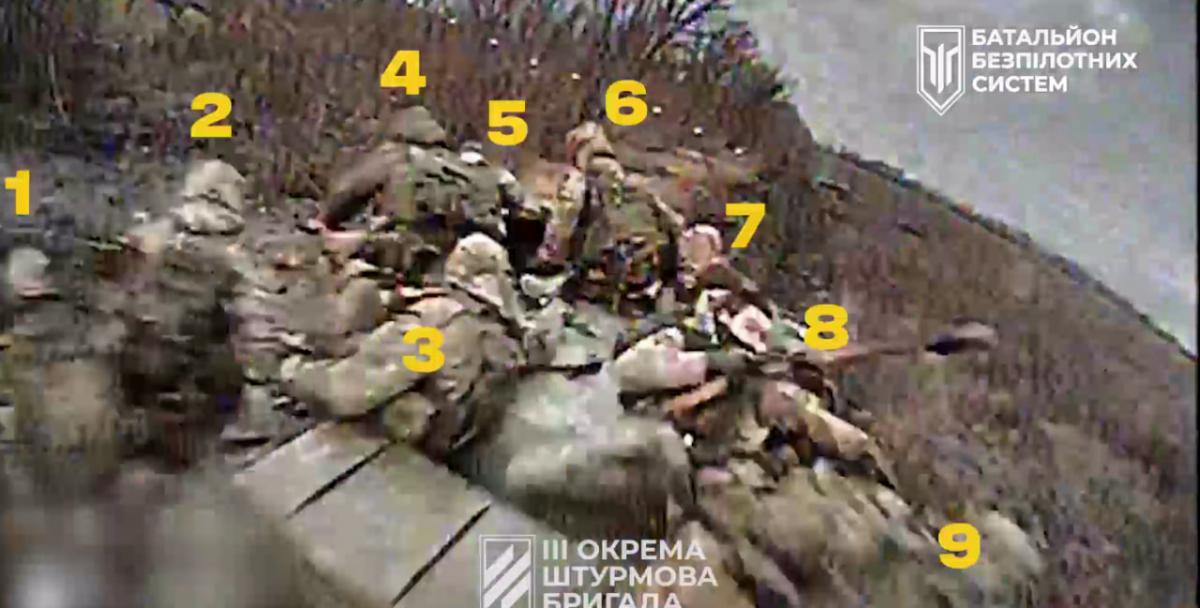 Под Авдеевкой дрон эффектно “задвухсотил” 11 оккупантов (видео)