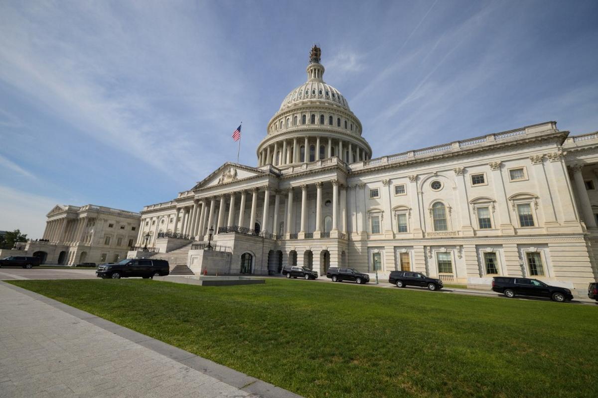 США предлагают Украине средства в долг за счет доходов от замороженных активов РФ, – FT