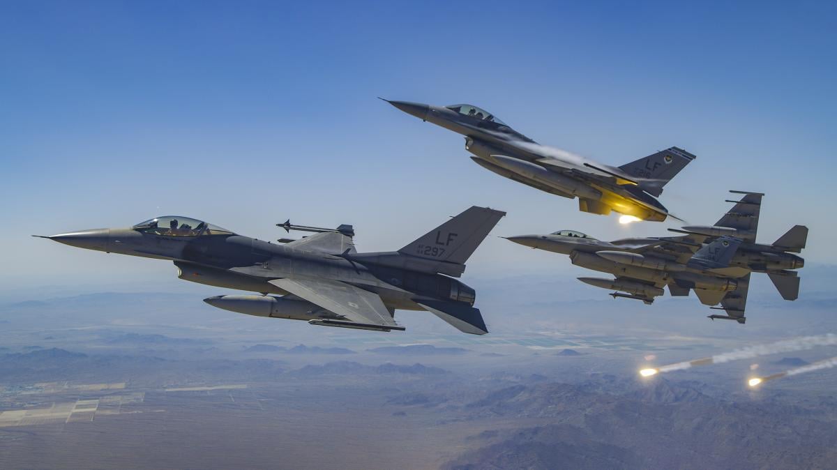 Две эскадрильи F-16 уже могли бы значительно повлиять на ситуацию в воздушном пространстве, – Евлаш