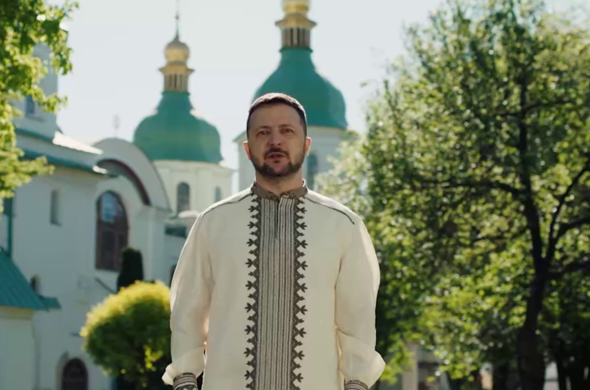 У Бога на плече – шеврон Украины: Зеленский и Сырский поздравили нацию с Пасхой