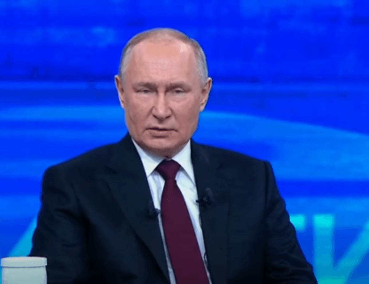 Путин перевел Россию на постоянное военное положение, – The Times