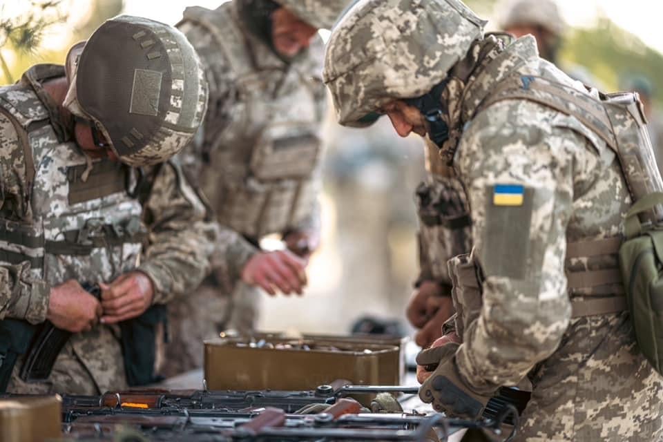 В Волчанске мы справились, а на Купянском направлении сейчас тяжело, – военный