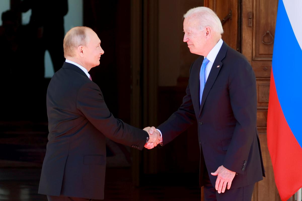 Байден заявил, что “знает Путина более 40 лет”, даже когда тот был агентом КГБ под прикрытием