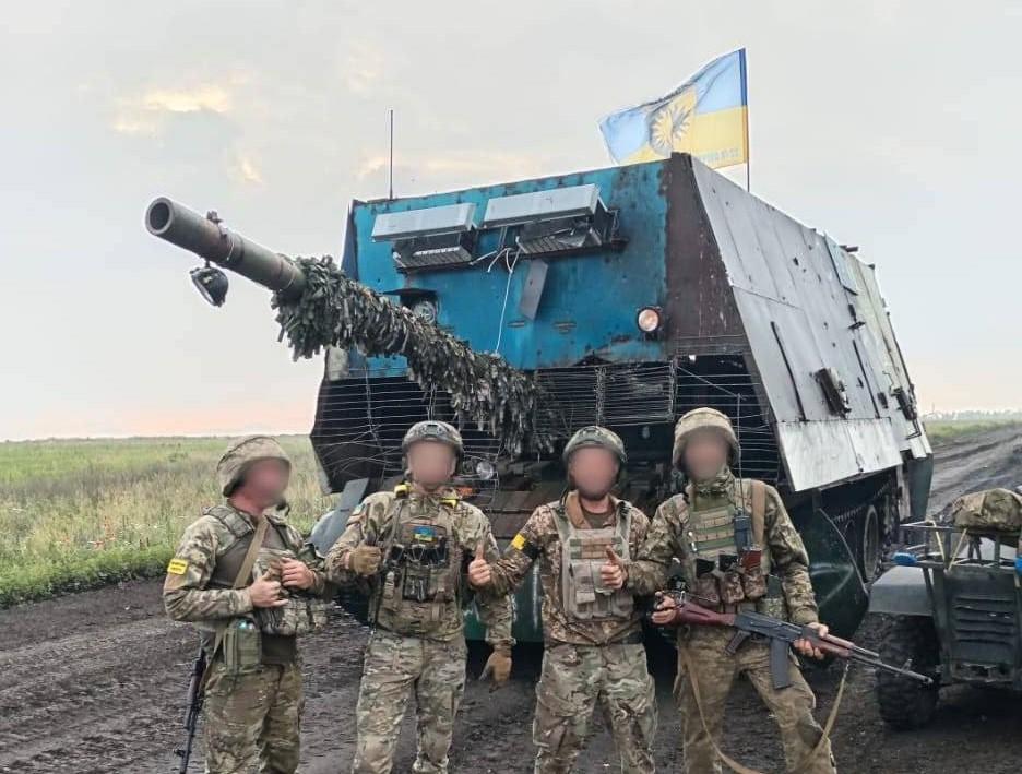 ВСУ впервые затрофеили танк-“черепаху”: экипаж попал в плен (фото, видео)