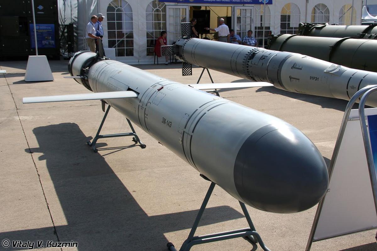 Польша может начать сбивать российские ракеты и дроны над Украиной: разработают механизм