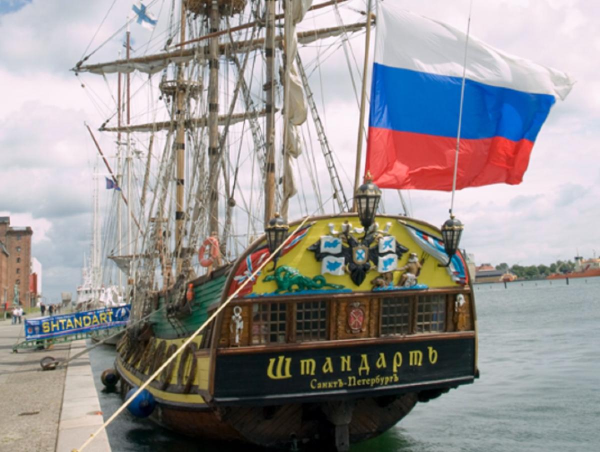 Во Франции запретили участие копии российского фрегата Петра І в морском фестивале