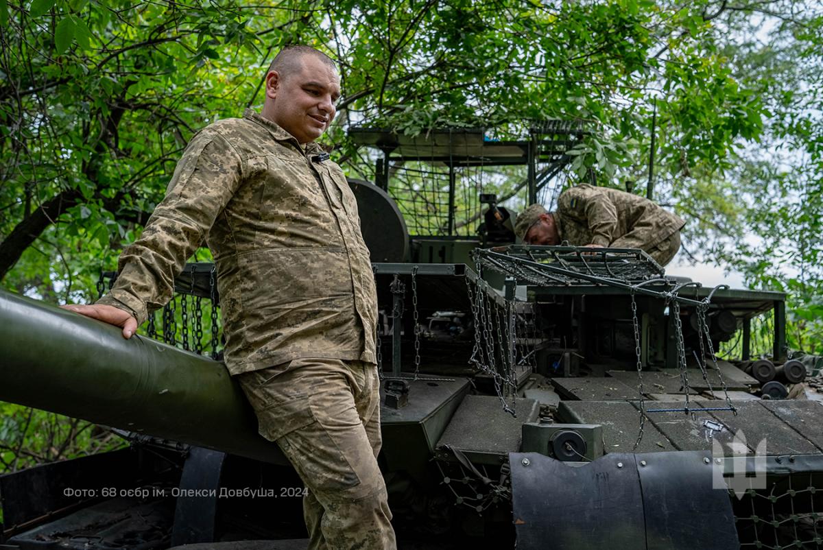 “Будет уничтожать владельцев”: украинские воины затрофеили “лучший” танк Путина (фото)