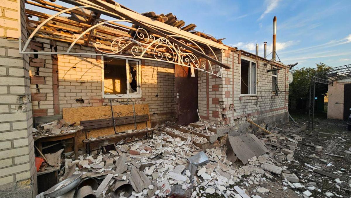 РФ ударила по Херсонщине: погибли люди, 16-летняя девушка получила тяжелые ранения (видео)