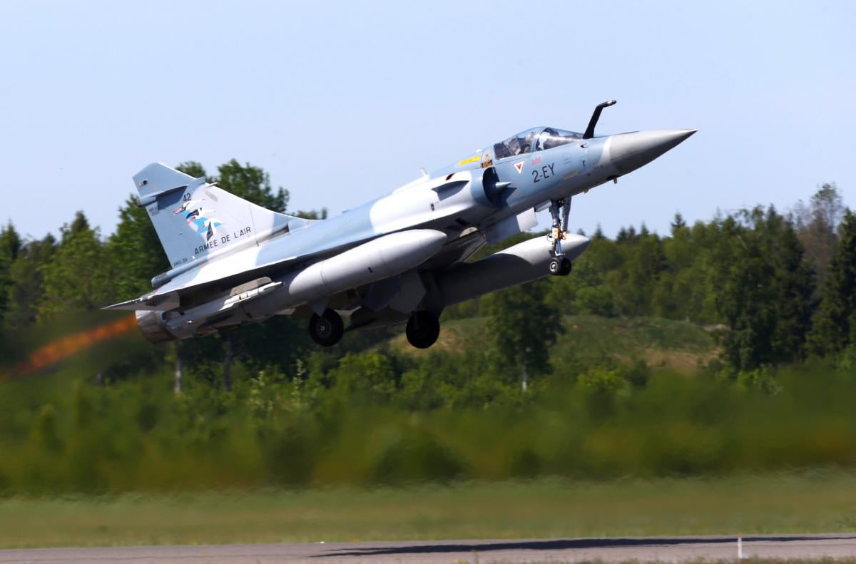Франция выполнит обязательства по передаче Украине истребителей Mirage, – посол