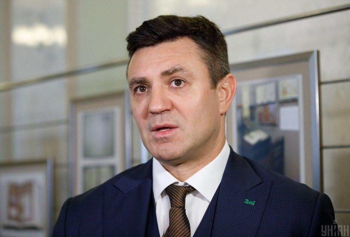 “Человек Президента”: Николай Тищенко несмотря на позор продолжает примазываться к властной команде, – СМИ
