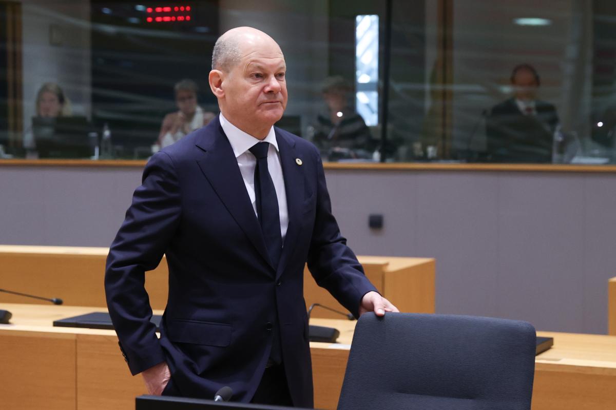 Шольц ответил на просьбу Зеленского сбивать ракеты и БПЛА над Украиной