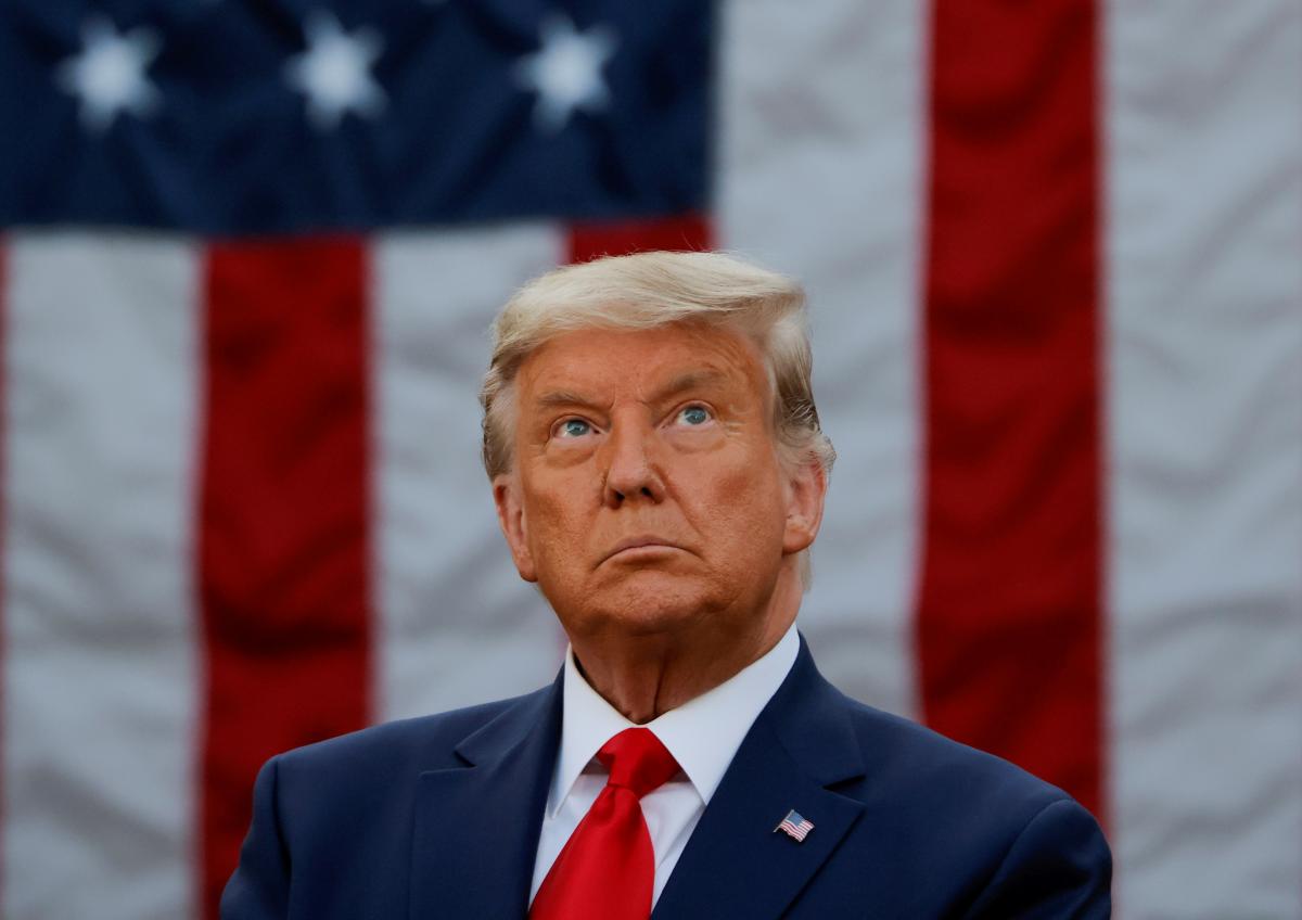 Трамп усиленно работает над планом капитуляции Украины, – Пионтковский
