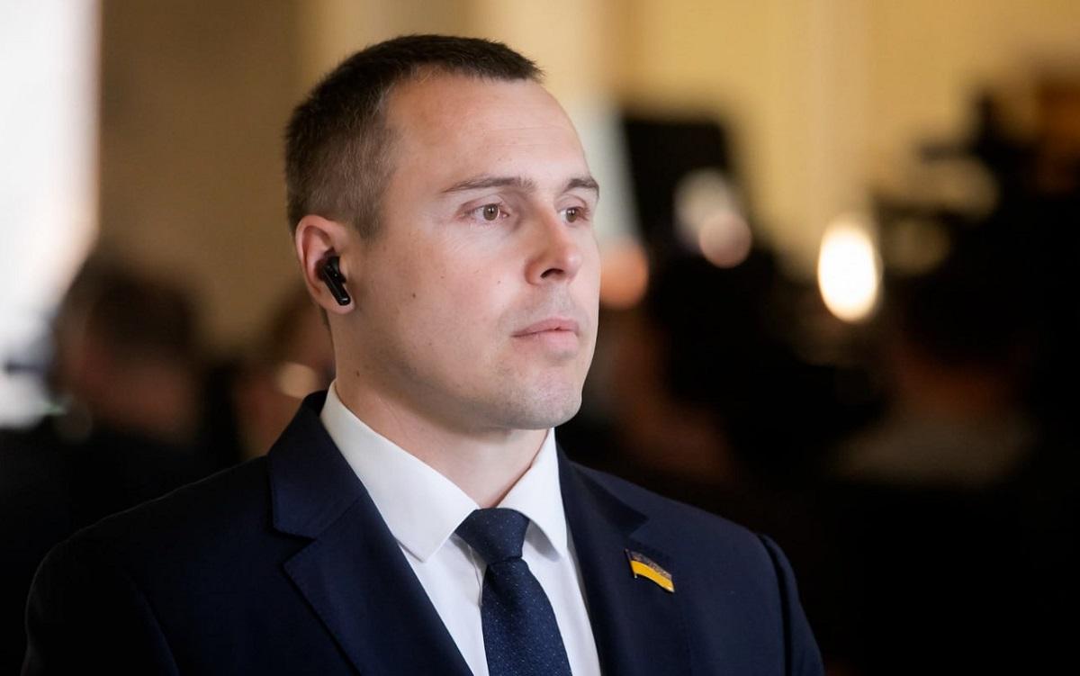 Должны воевать все, иначе погибнем: секретарь комитета ВР оценил выступление Залужного