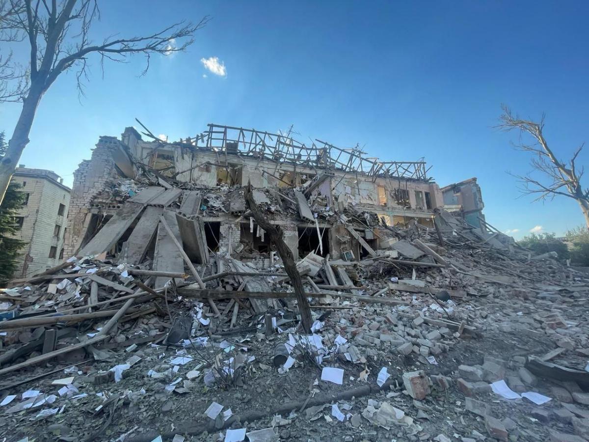 Россияне ударили авиабомбой по Донецкой области: двое погибших и семеро раненых