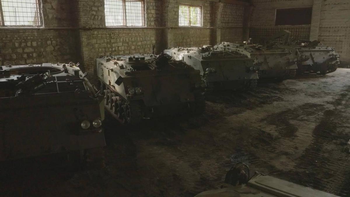 “Стальной фронт” Ахметова закупил британские БТР-ы для ВСУ