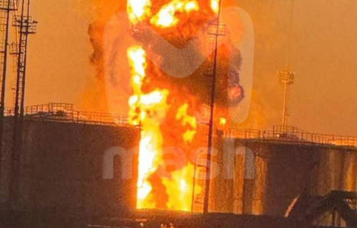 В Ростовской области дроны атаковали нефтебазу, там сильный пожар (фото, видео)
