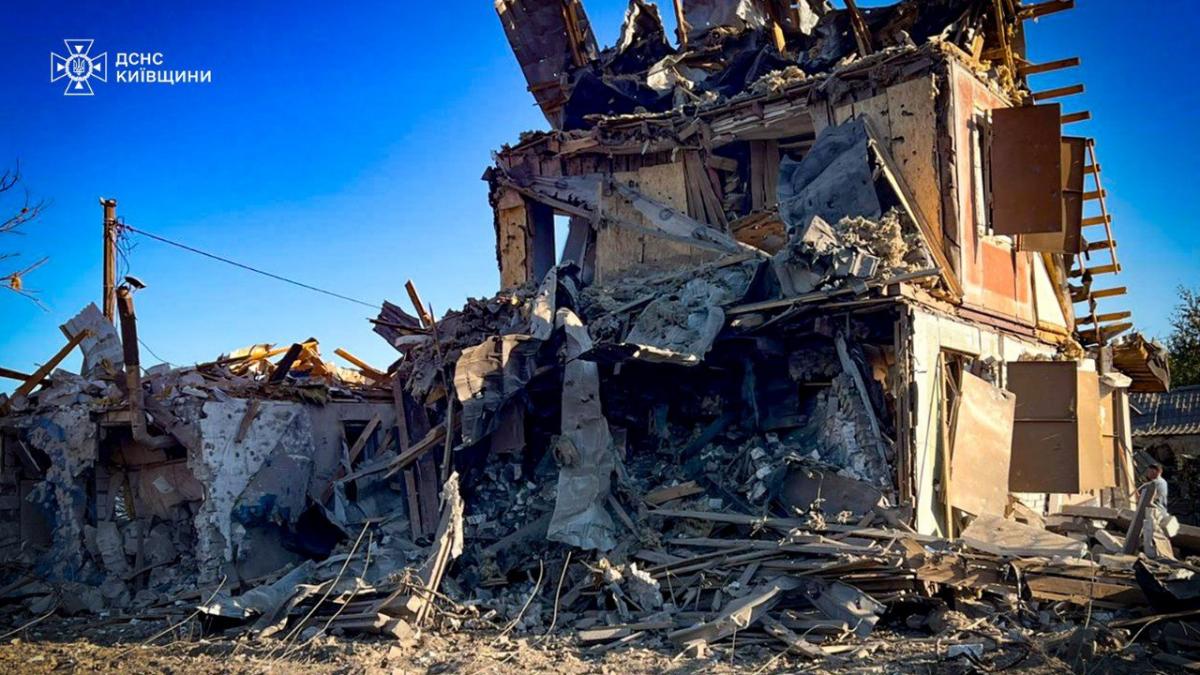 Только ракет разных типов было 40: Зеленский об обстрелах Россией Украины за неделю