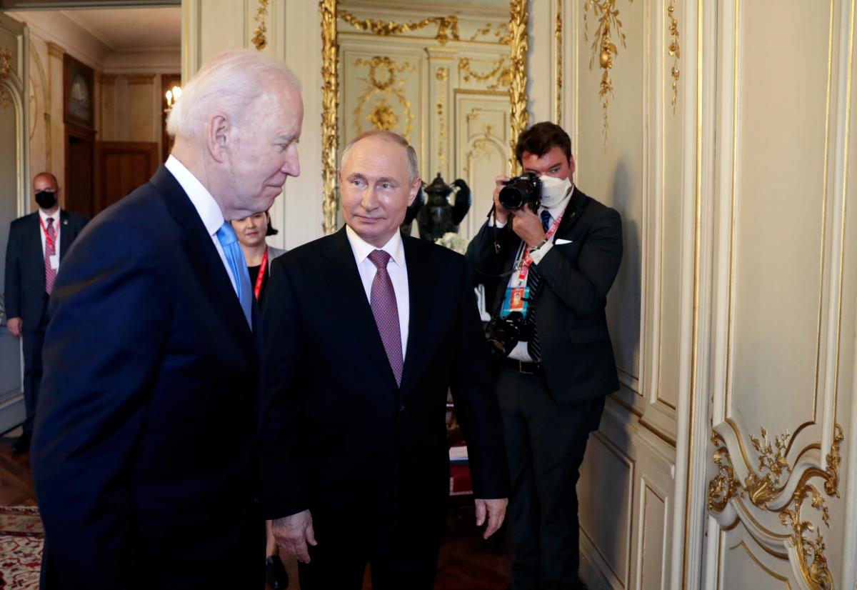 Байден вдохновляет Путина и пугает “слабонервных” вроде Шольца, – The Economist