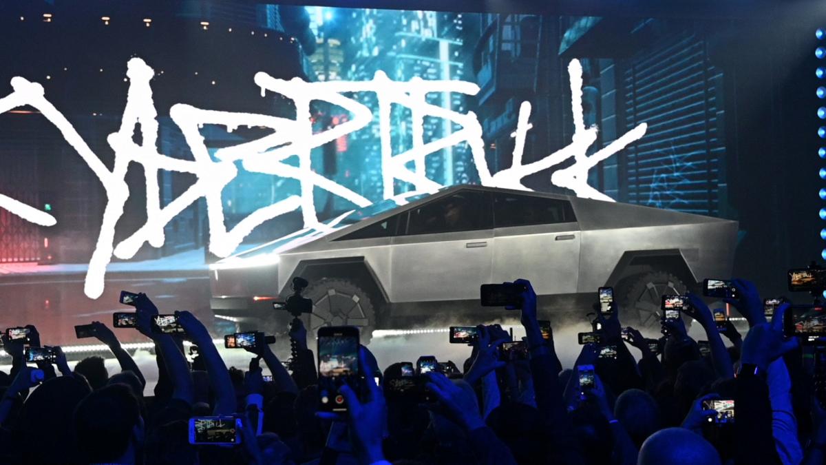 Кадыров похвастался еще двумя Cybertruck, которые отправил на войну против Украины