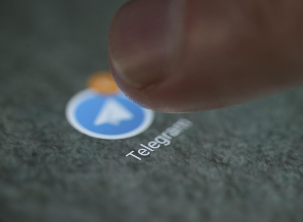 Чиновникам и военным ограничили использование Telegram, – СНБО