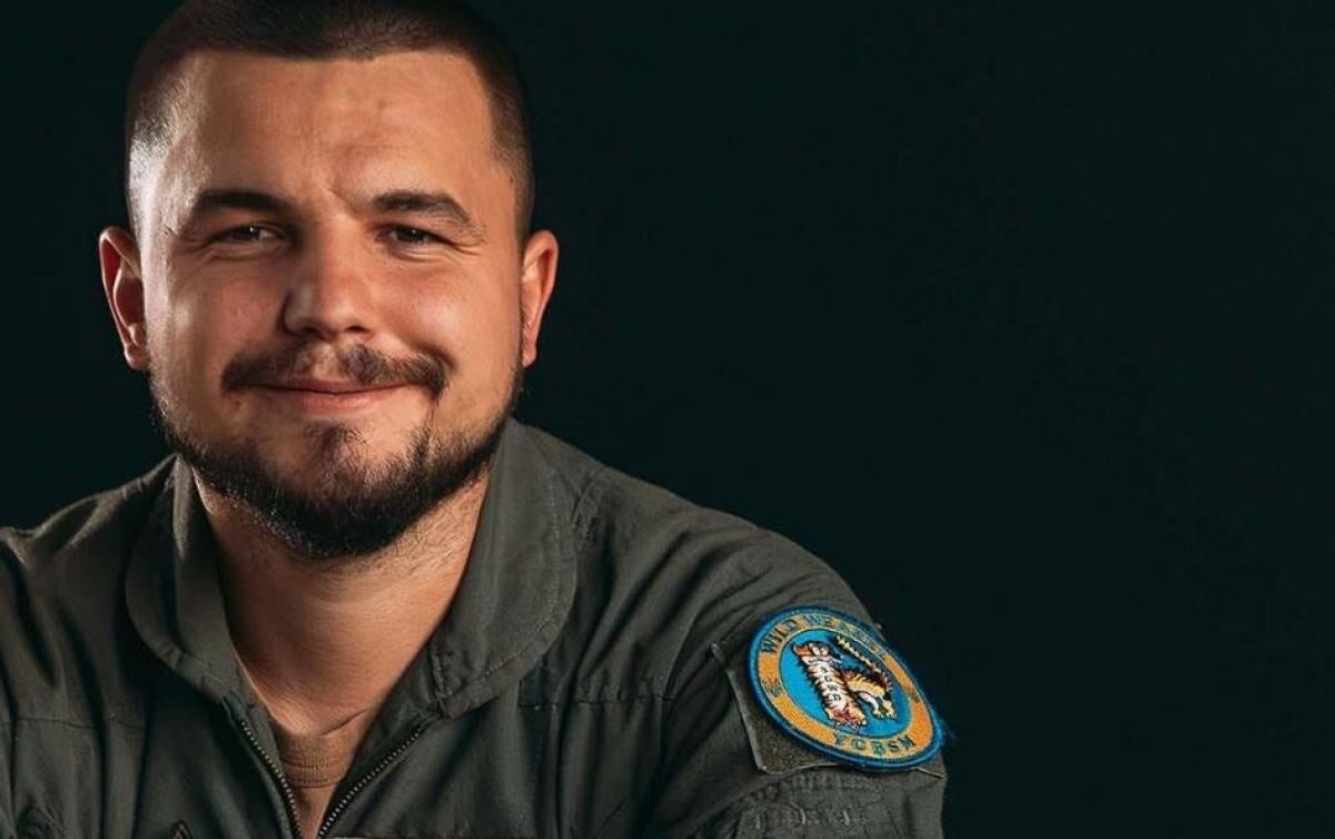 “Нельзя бриться или фотографироваться”: командир эскадрильи рассказал о приметах пилотов