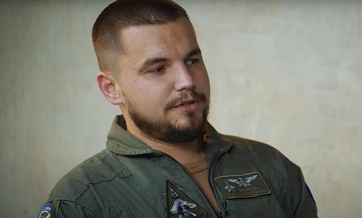 “Думал, что это сон”: пилот вспомнил, как оккупанты бомбили Харьков и как ВСУ “отвечали”