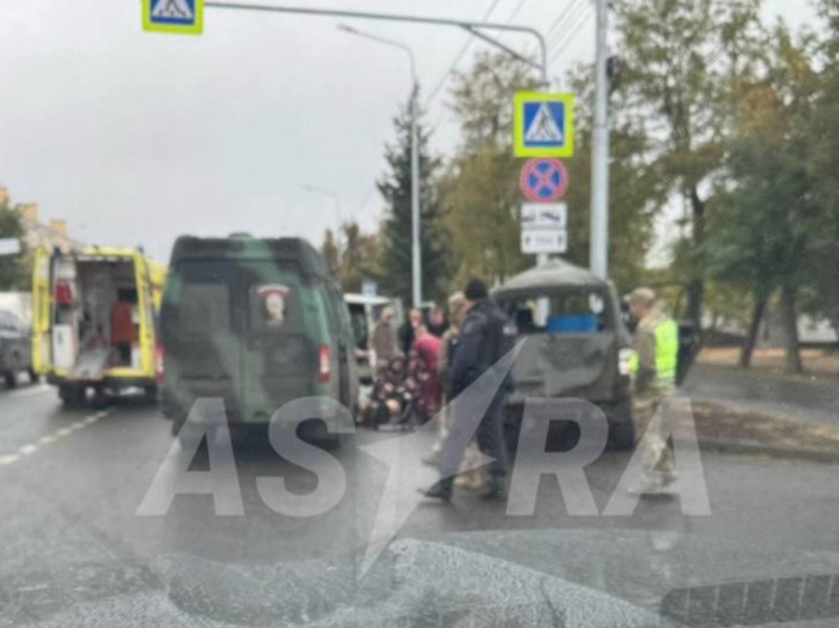 В оккупированном Луганске взорвался автомобиль предположительно с военными РФ (видео)