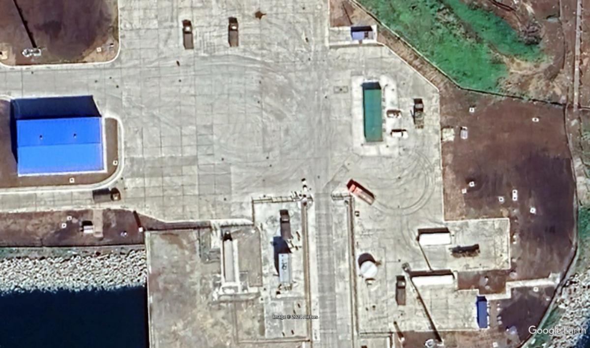 Спутник показал подготовку российской ядерной ракеты Р-30 “Булава” (фото)