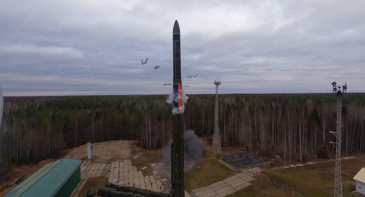 Удар “Орешника”: Украине нечем ответить на этот класс оружия, – NYT