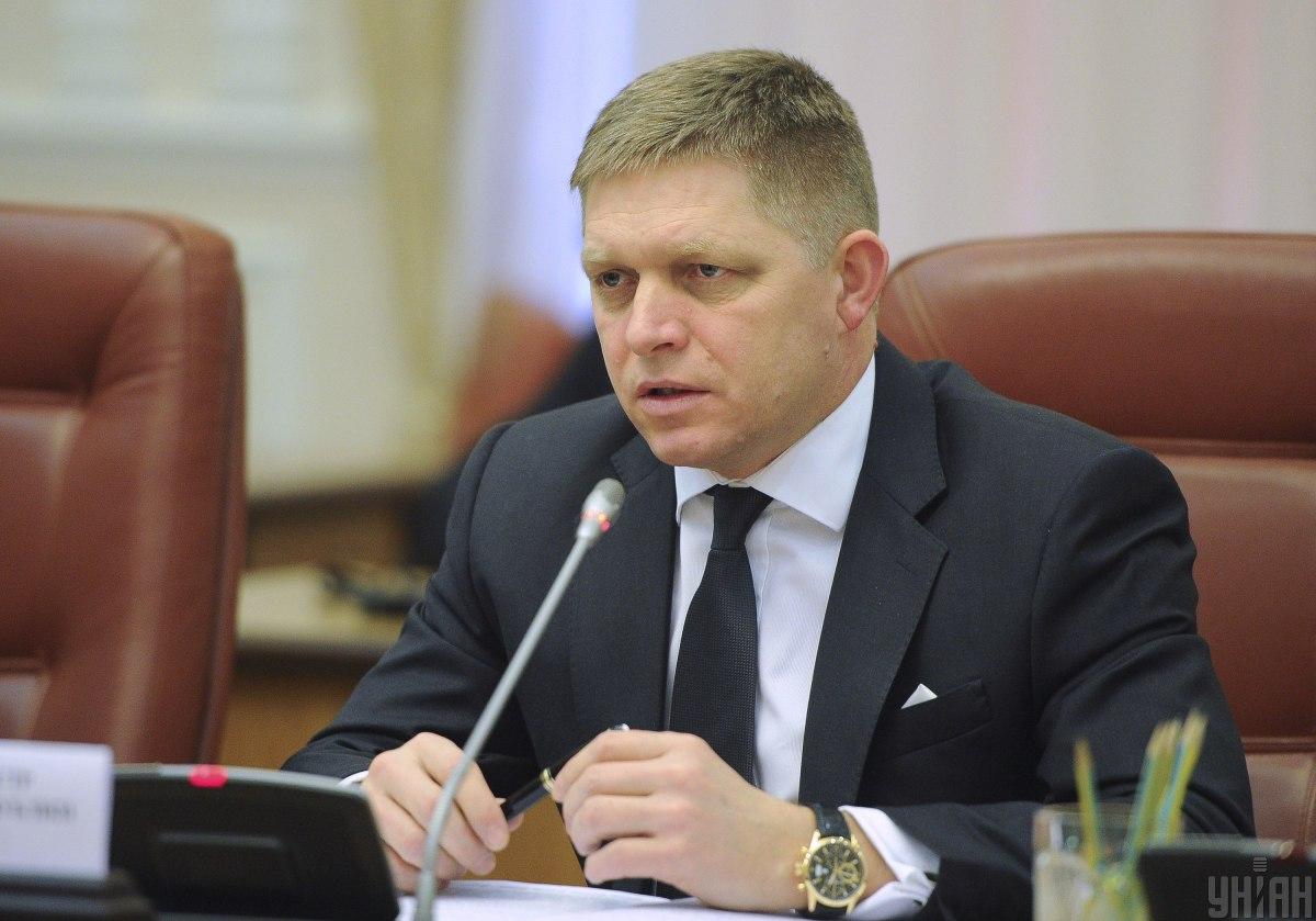 Прятался за золотыми шторами: журналисты нашли Фицо спустя 14 дней после “исчезновения”