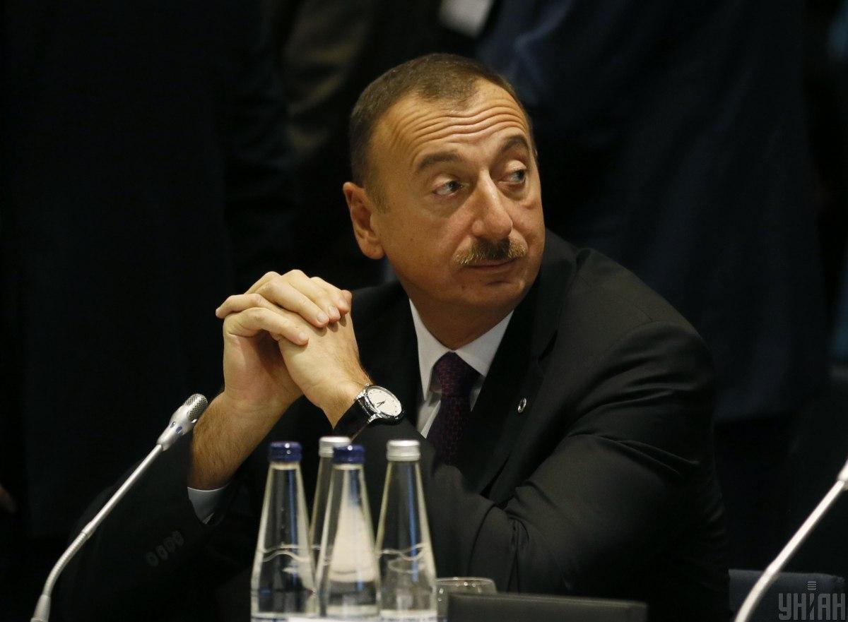 Президент Азербайджана обвинил Россию в аварии самолета, выполнявшего рейс в Грозный