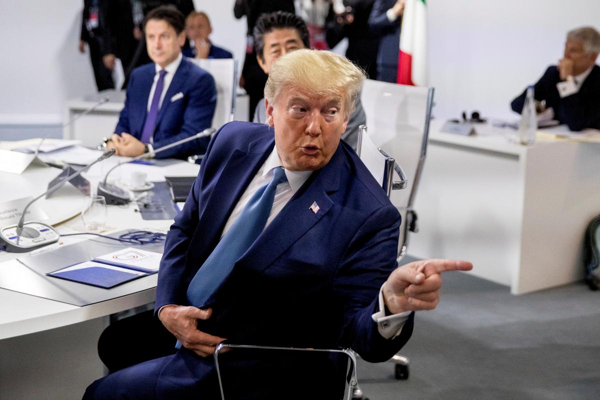 Экс-адвокат Трампа: он не любит Зеленского и точно выведет США из НАТО