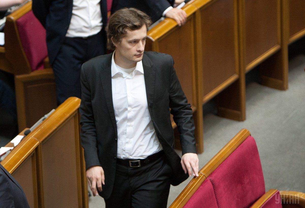 Сына Порошенко, уклоняющегося от службы в ВСУ, обязали уплатить 25 500 гривень за неявку в ТЦК