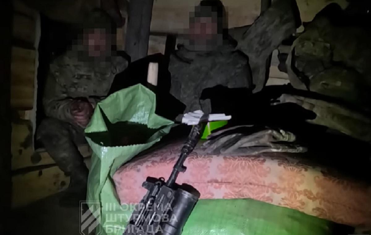 Бойцы 3 штурмовой бригады пошли на хитрость и взяли в плен группу оккупантов (видео)