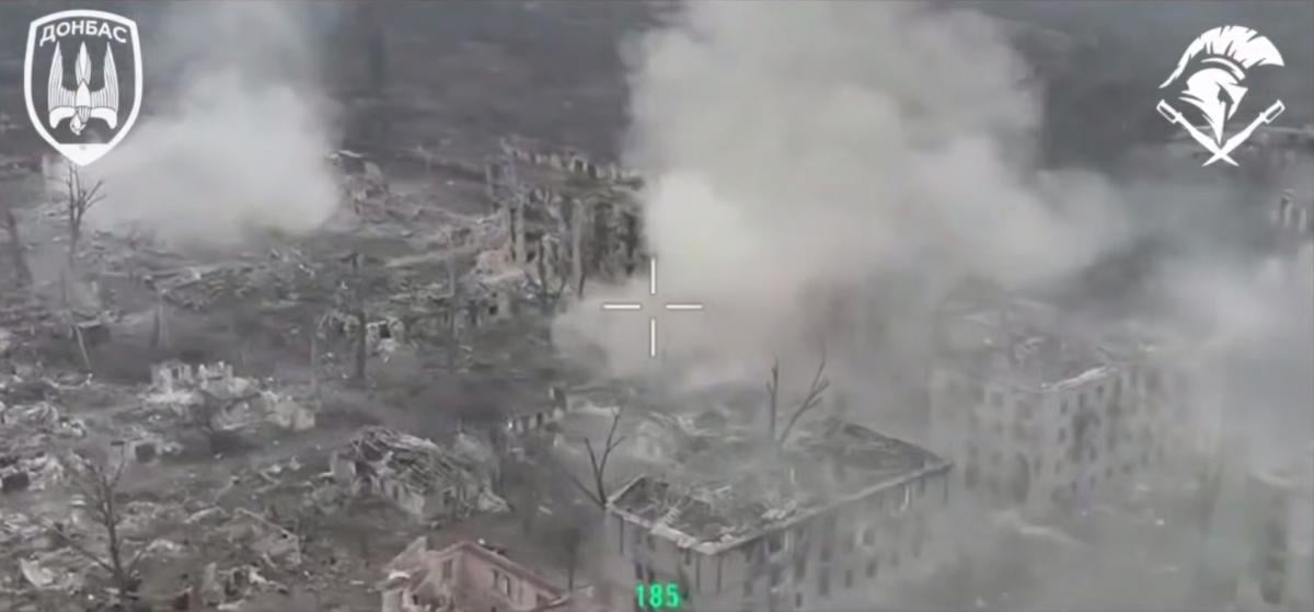 Военные показали, как выглядит разрушенный город Часов Яр (видео)