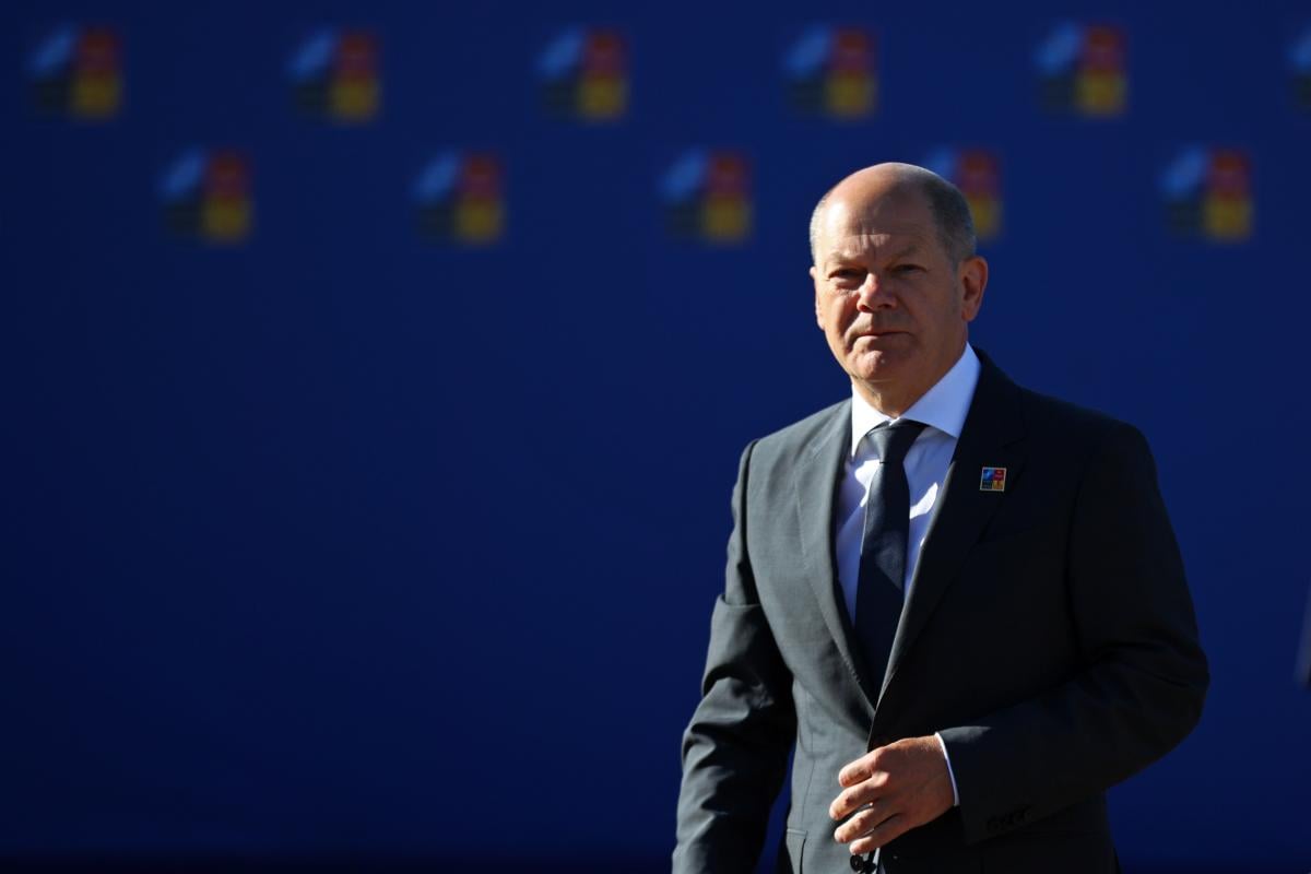 Шольц обратился к парламенту Германии из-за заявлений США о войне в Украине