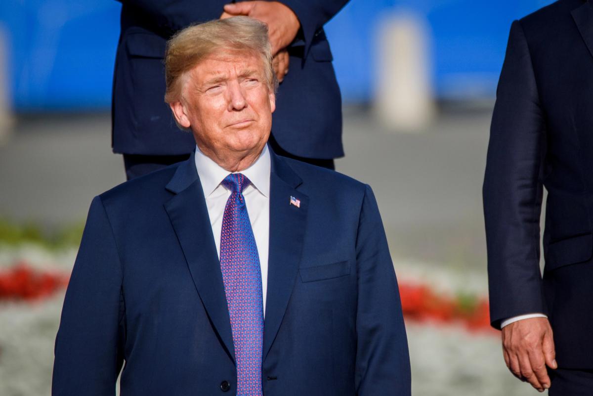 Трамп назвал вопросы, которые обсудит с Путиным во вторник, – Reuters