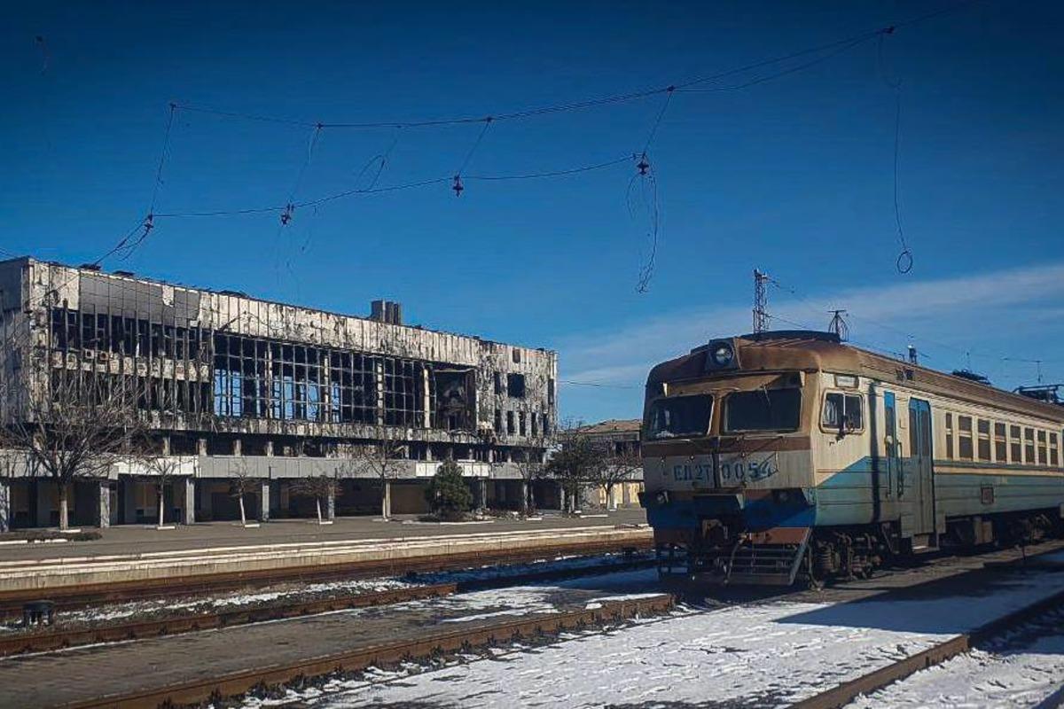 Смертность выросла в несколько раз: Андрющенко рассказал о жизни в оккупированном Мариуполе