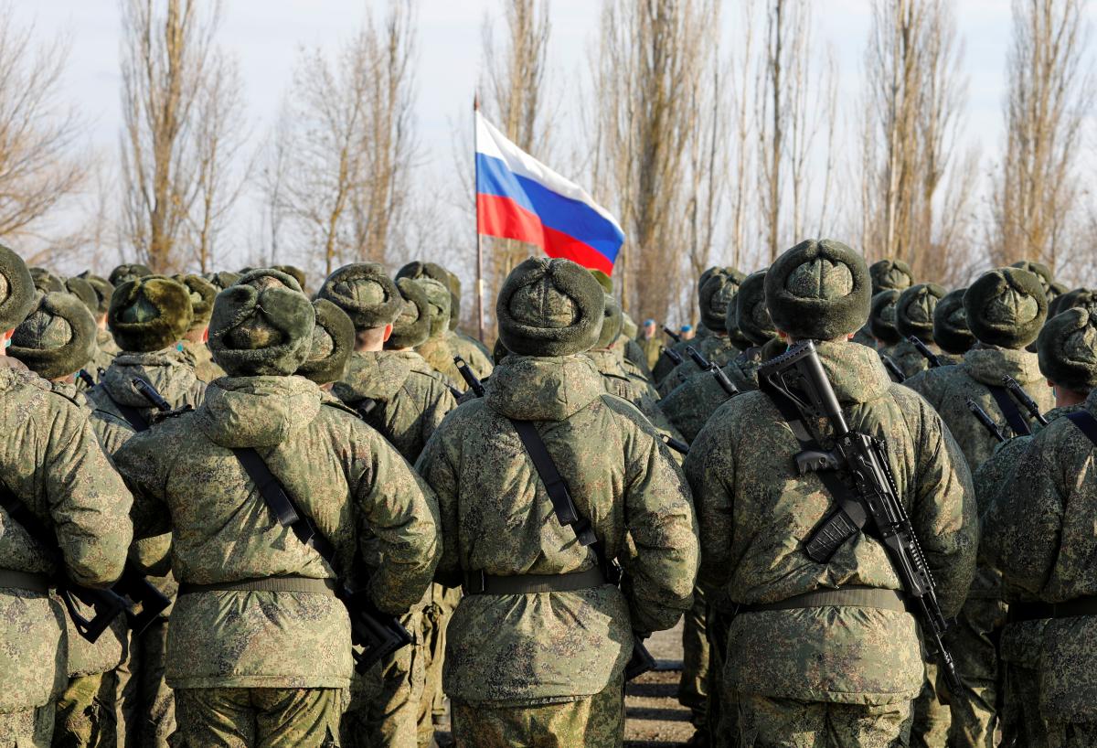 В РФ 100 военных ВЗС устроили бунт: нескольким удалось сбежать из комендатуры (видео)
