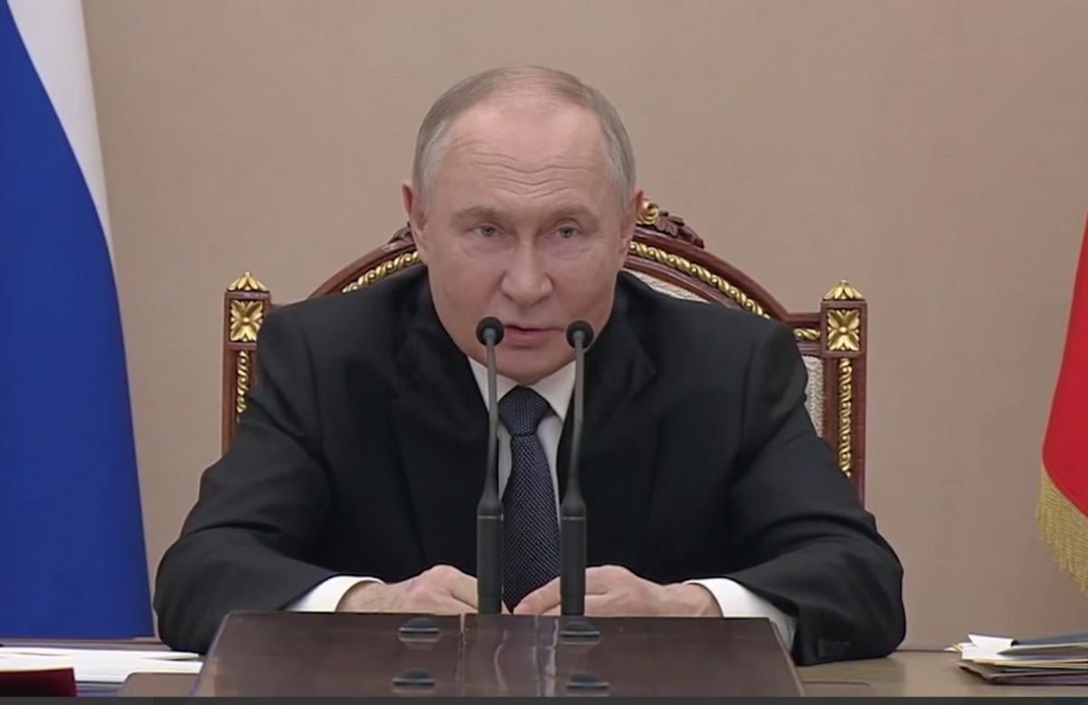 В Кремле заявили, что Путин готов к переговорам с Украиной “без условий”