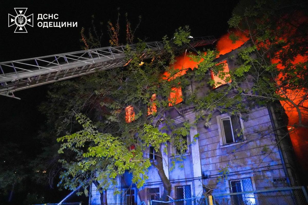 Стали известны последствия удара по Одессе, число раненых резко возросло (фото, видео)