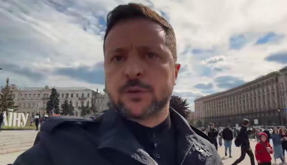 Для них идол – дед на красной площади: Зеленский обратился к украинцам с Крещатика