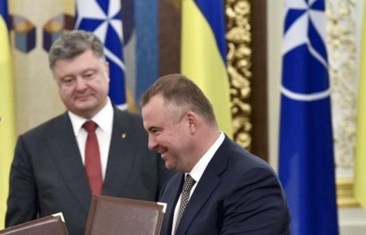 Когда Свинарчук расскажет следствию про все “схемы” в оборонке, Порошенко сядет, – блоггер