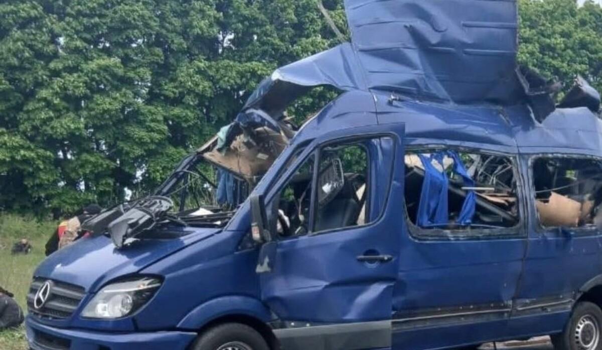 Россияне ударили по рейсовому автобусу в Сумской области: погибли девять человек