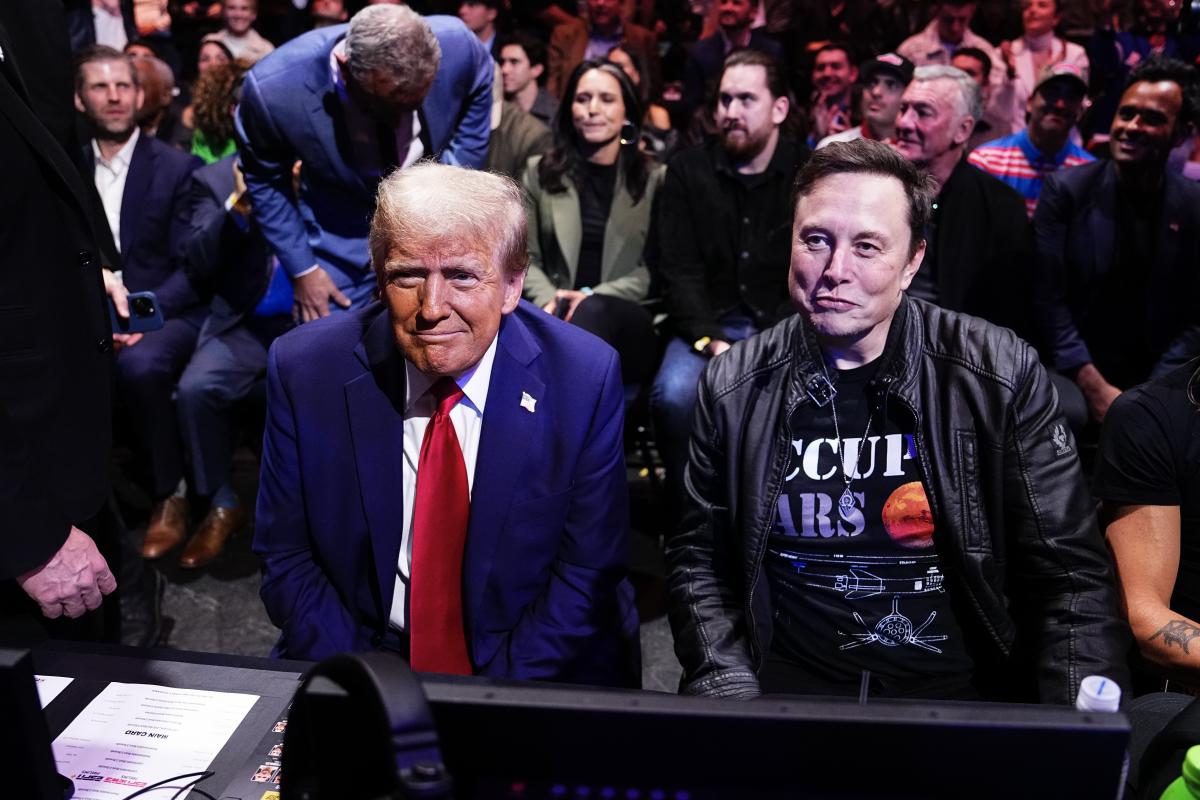 “Он сошел с ума”: Трамп и Маск устроили публичную перепалку