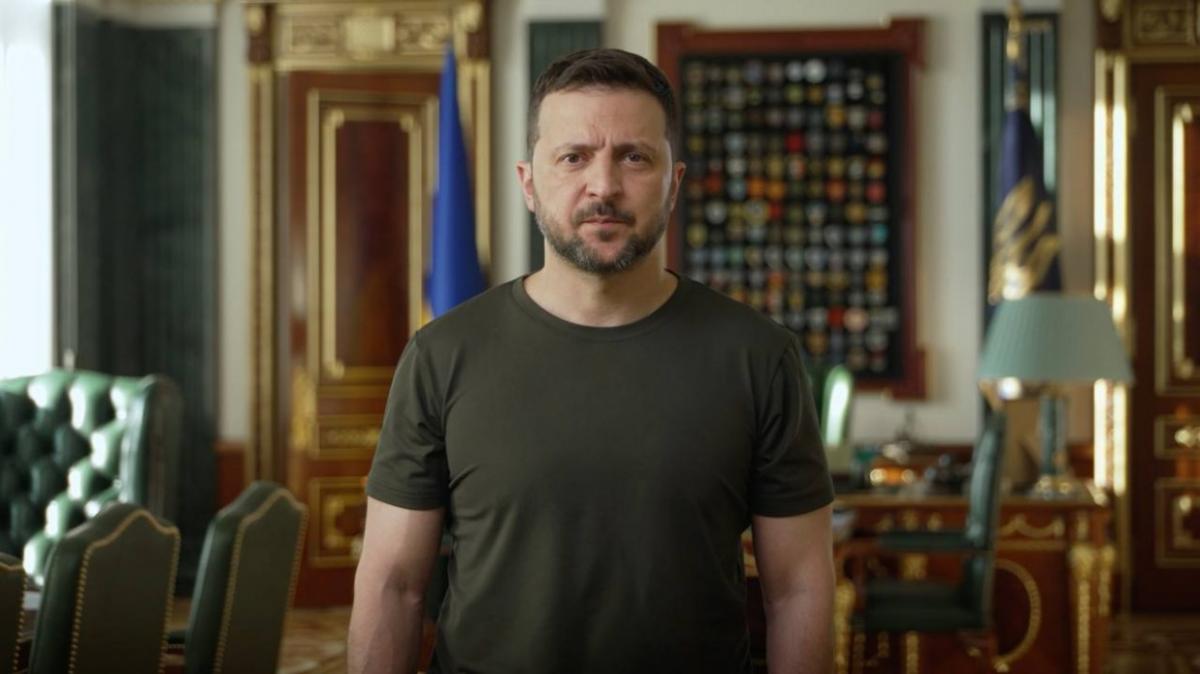 Зеленский жестко отреагировал на последнюю атаку РФ: “Сумасшедшие с “Шахедами” и красной кнопкой”